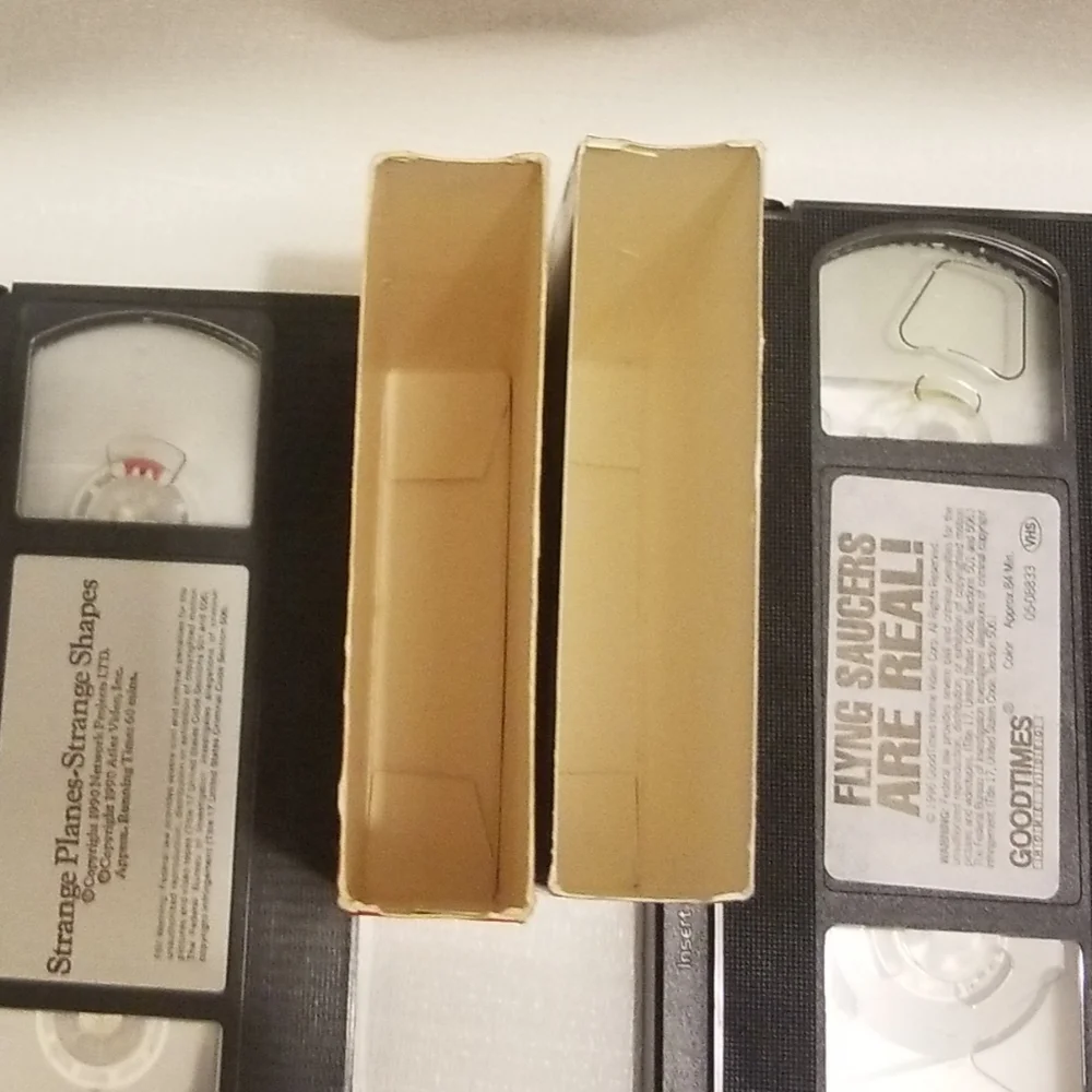 For fans of X Files : 2 90s UFO documentary VHSs - Picture 6 of 6